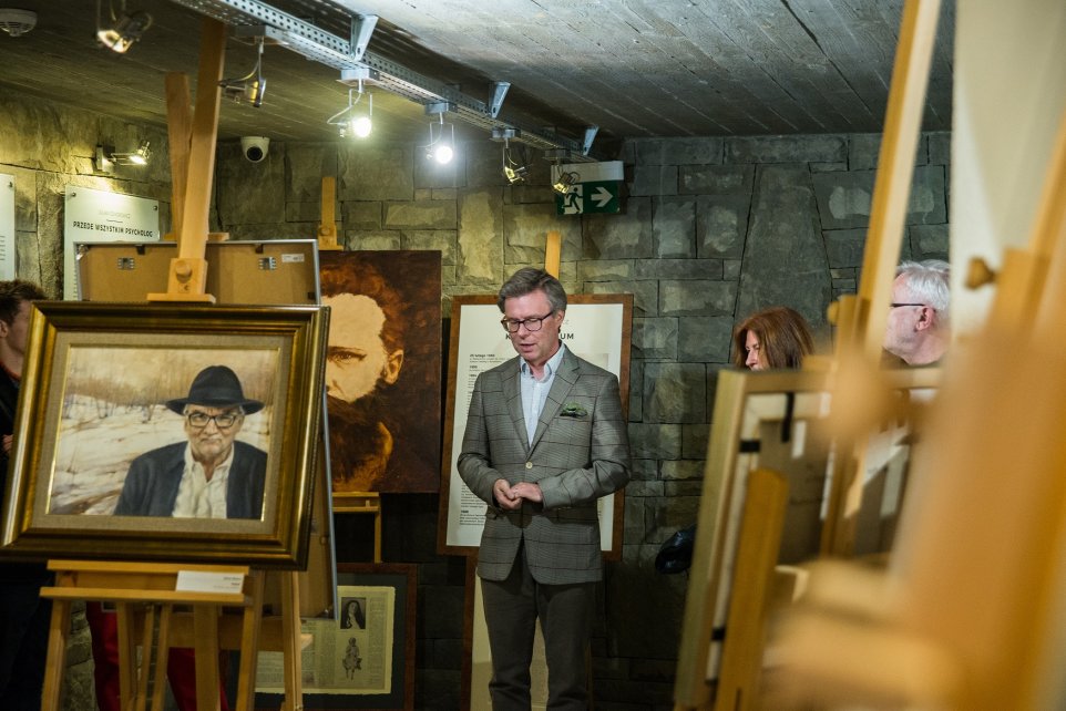 Wernisaż wystawy "Granatowe Góry" w Muzeum Magicznego Realizmu